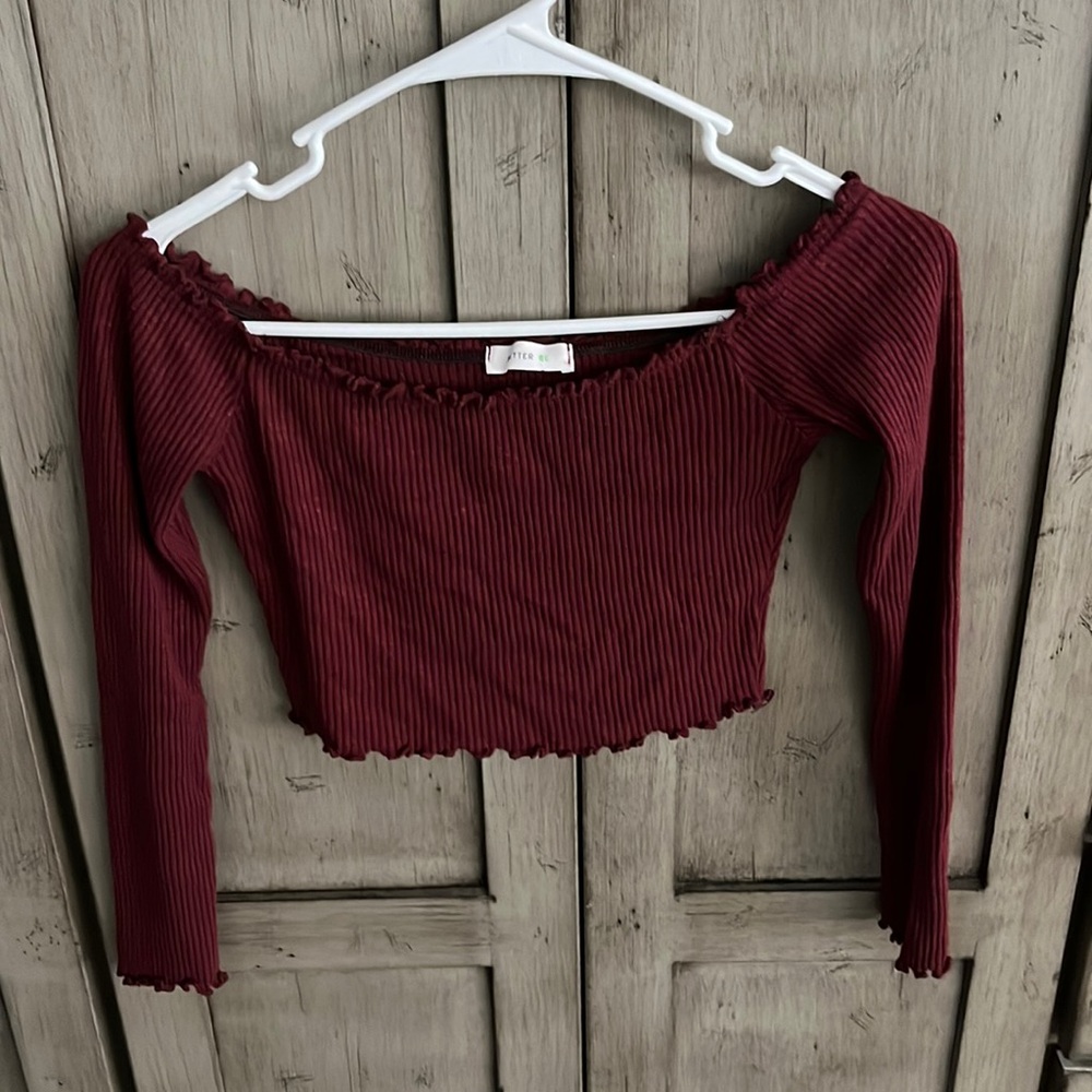Off the shoulder sweater crop top (XS-S)